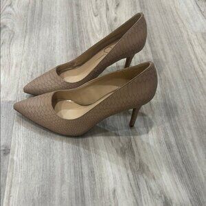 Jessica Simpson SNAKESKIN TAUPE Stiletto Heels size 8.5  NEW POINTY TOE